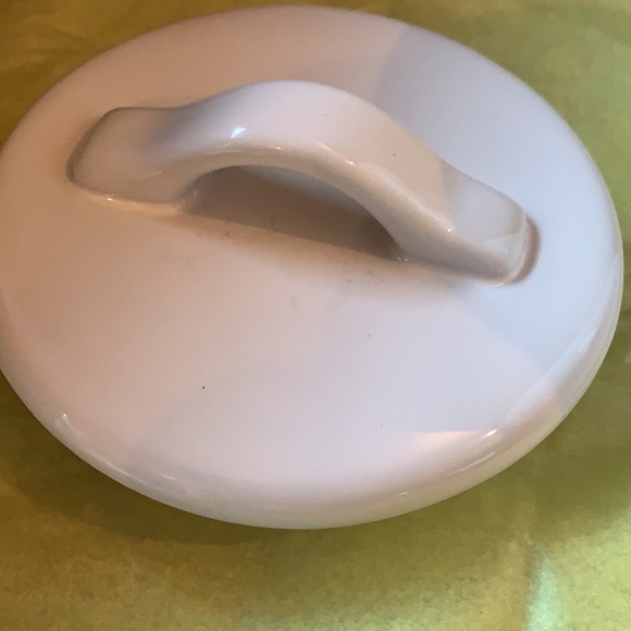 Rae Dunn CEREAL Canister with exposed clay base - Picture 5 of 7